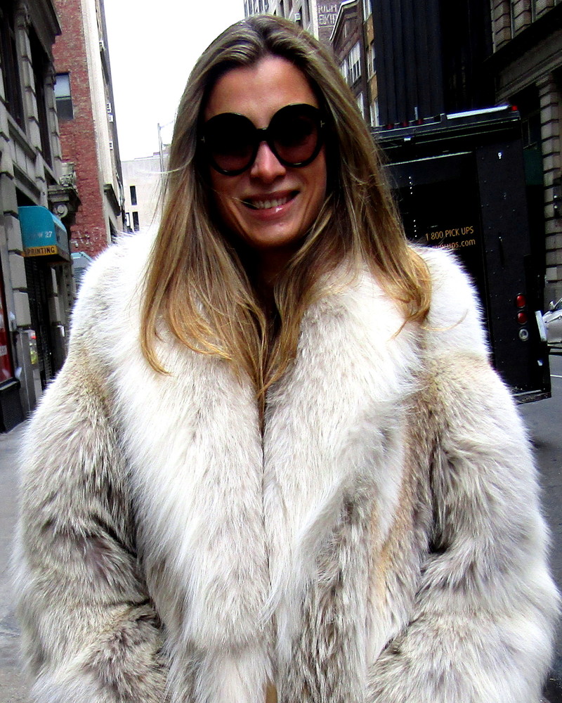 New Natural Coyote Coat Size 10 12 Madison Avenue Furs And Henry Cowit Inc