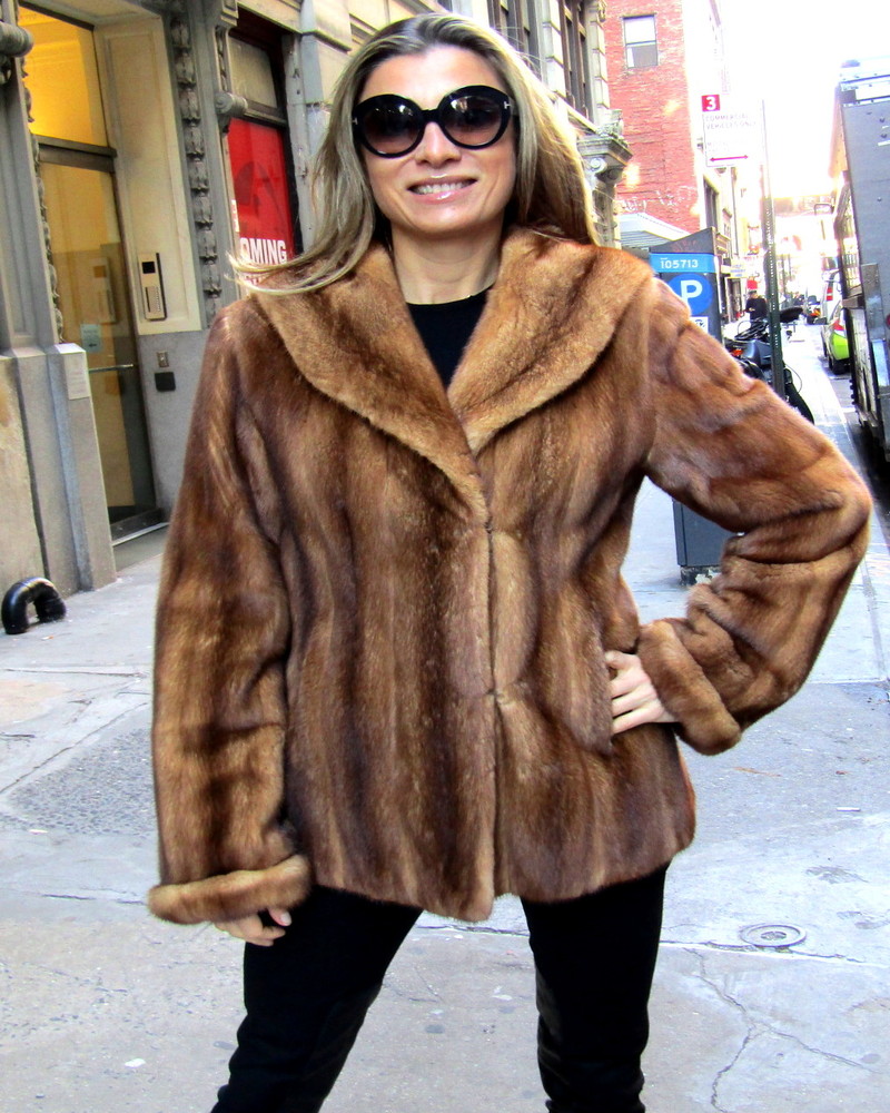 New Natural Mahogany Female Mink Pullover ( size: Med) - Madison Avenue  Furs & Henry Cowit, Inc.